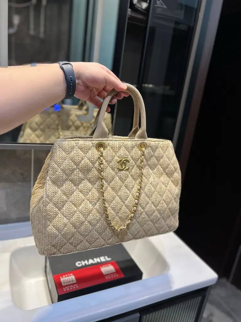 Cc new arrival tote bag size: 37 * 29cm - image 1