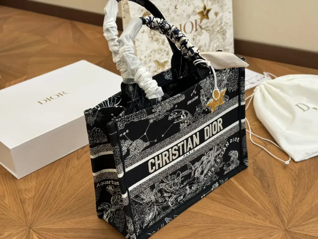 D book tote bag mediums size : 36 cm - image 1