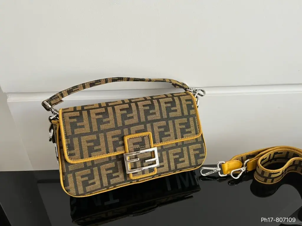 Fen new arrival bag size : 26 * 14.5  cm - image 1