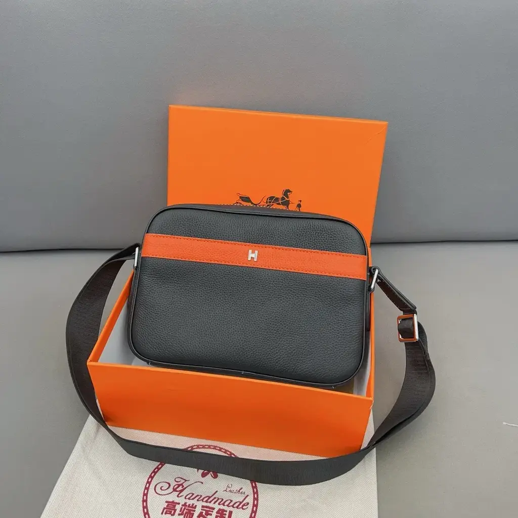 H crossbody bag Men size: 24 x 17 cm - image 1