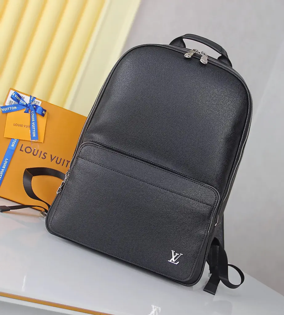 Louis new arrival backpack bag size : 43 x 30 x 14 cm - image 1