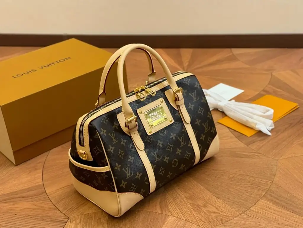 Louis new arrival speedy bag size: 32*23 cm - image 1