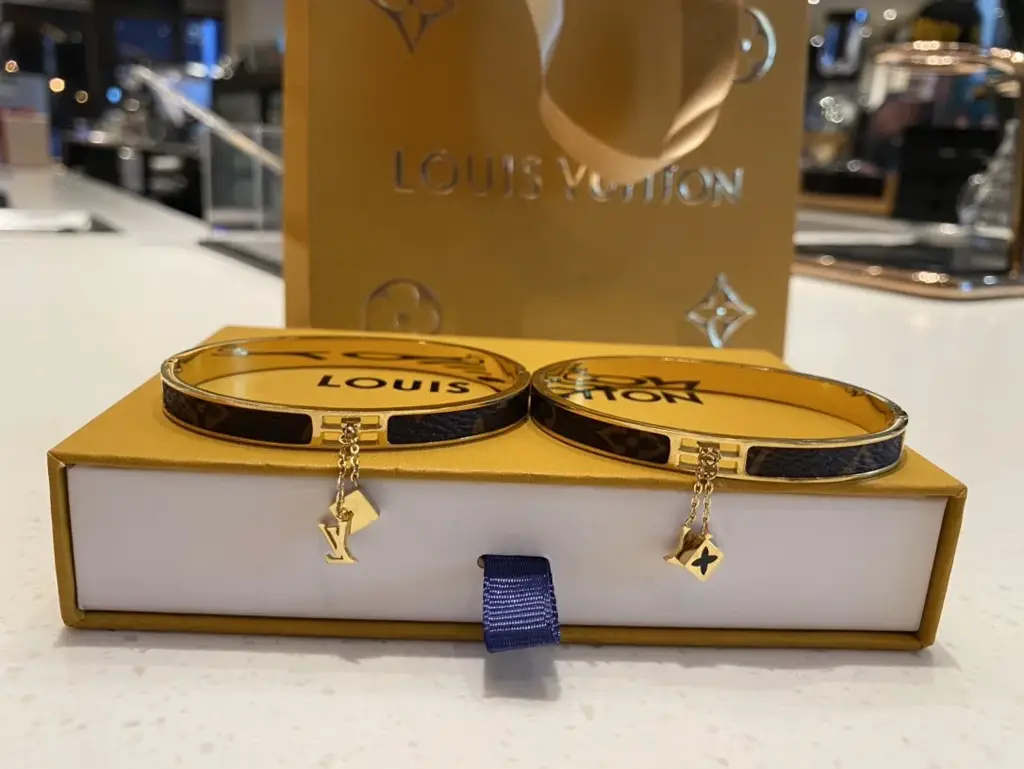 Lv New Arrival Bracelet 0011-22cm - image 1