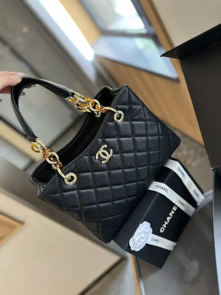 Cc new arrival vintage tote bag caviar leather size: 27cm - image 1