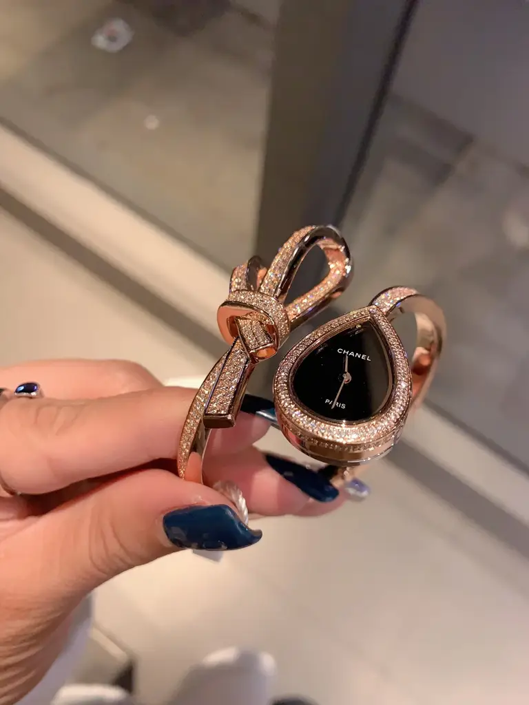 Cc new arrival women Ruban watches - image 1