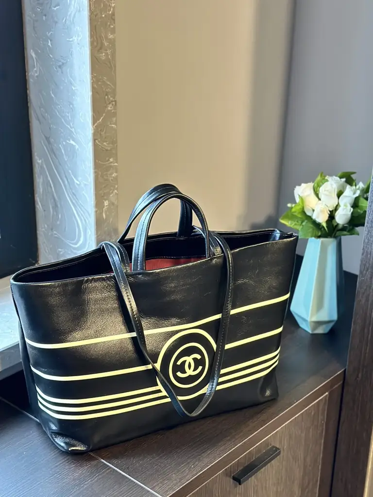 cc new arrival tote bag size: 38 * 27.5  cm - image 1