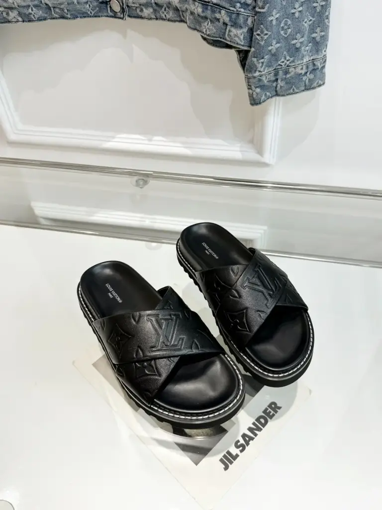 Louis new arrival summer slippers men women - image 1